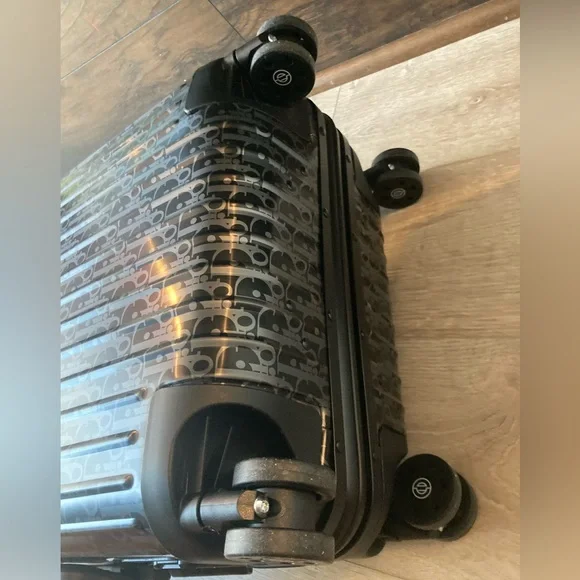 Authentic RIMOWA x DIOR luggage for carry on. - Picture 17 of 17